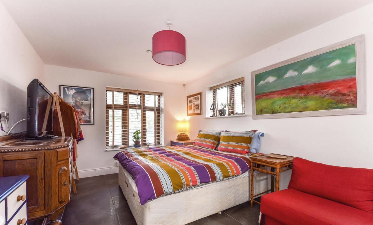 The Enclave Bed and Breakfast Γουόρδινγκ Εξωτερικό φωτογραφία